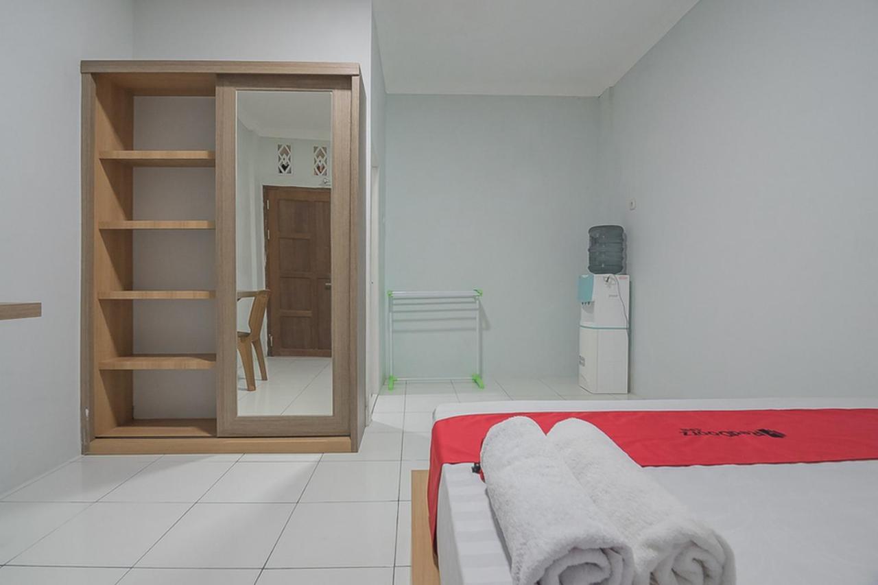 Reddoorz Near Rsud Dr Abdul Aziz Singkawang Hotel Exterior photo